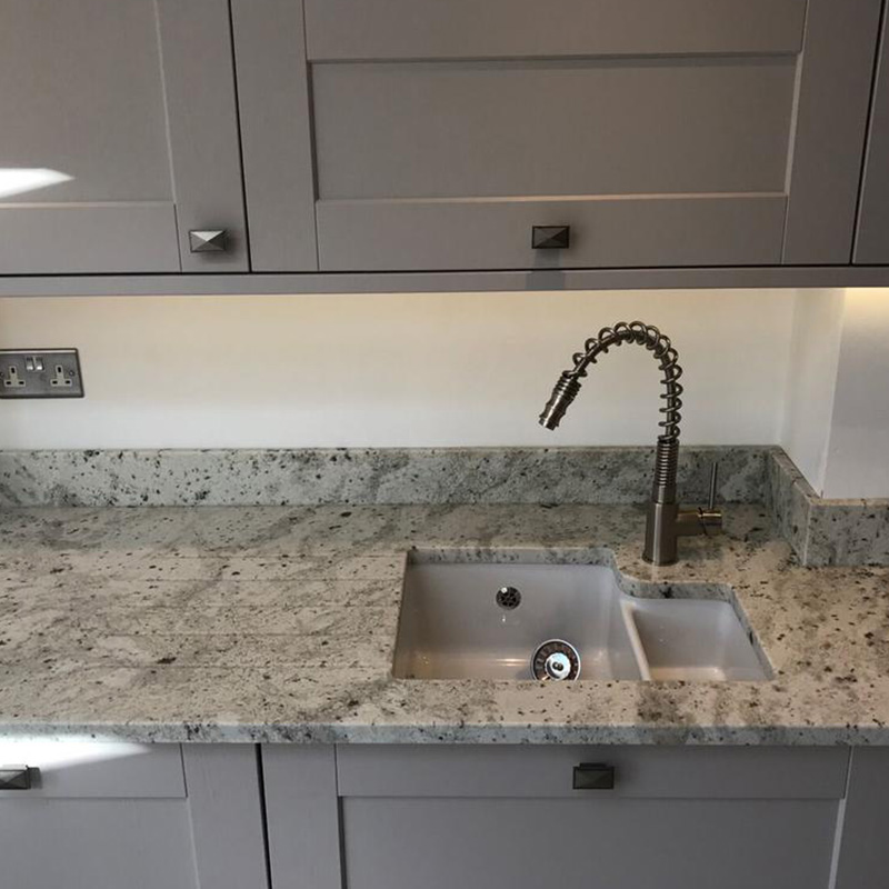 Granietblad lichtgekleurd, 2400 x 700mm